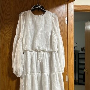 Quiz Brand-Elegant White Floral Dress with long sleeves